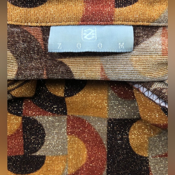 ZOOM Metallic Geometric Patterned Button Up - Picture 4 of 4